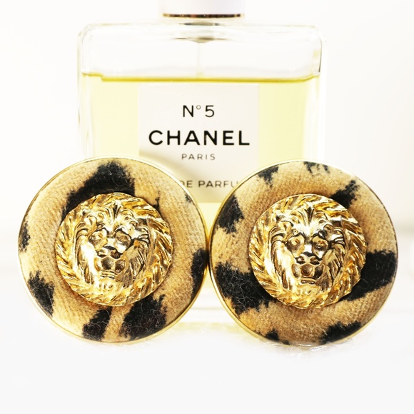 Vintage Gold Lions Head Clip-On Earrings with Leopard Print Accents 🐆 - Picture 1 of 10